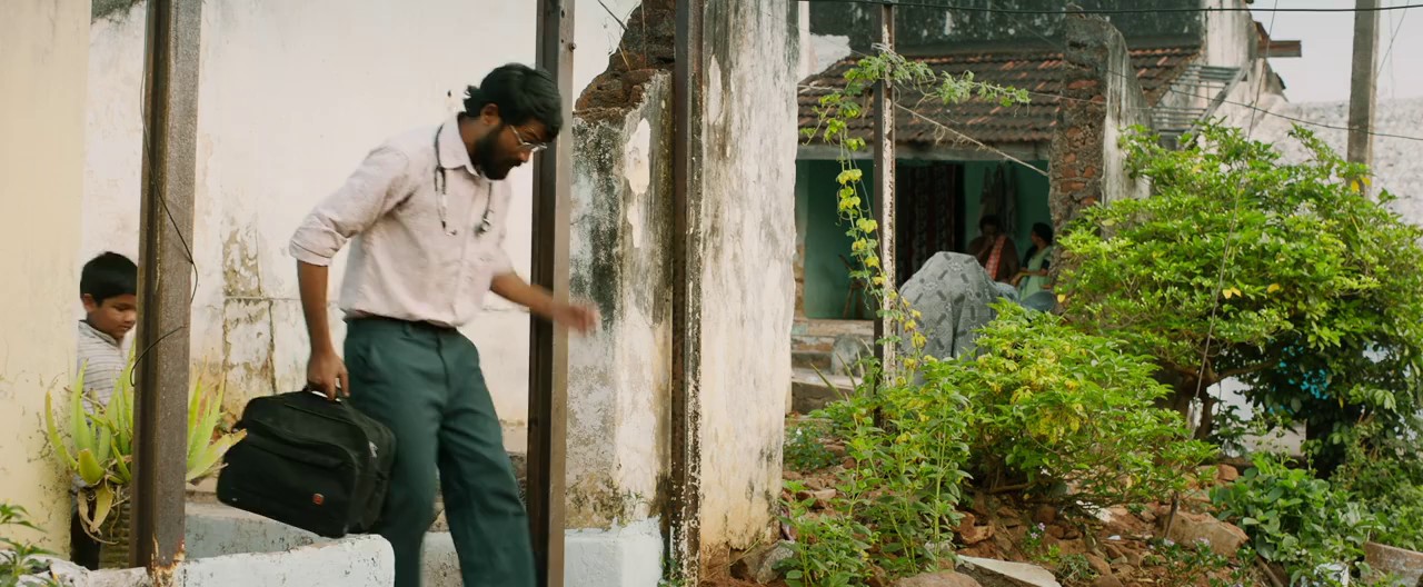 Srikakulam Sherlock Holmes (2024) WEBRip Hindi + Telugu 720p AVC HE-AAC 2.0 ESub.mkv.0003